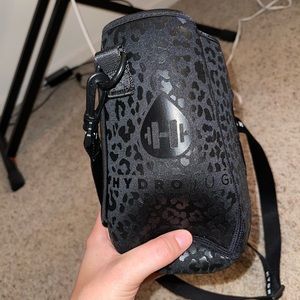 Black cheetah hydrojug sleeve
